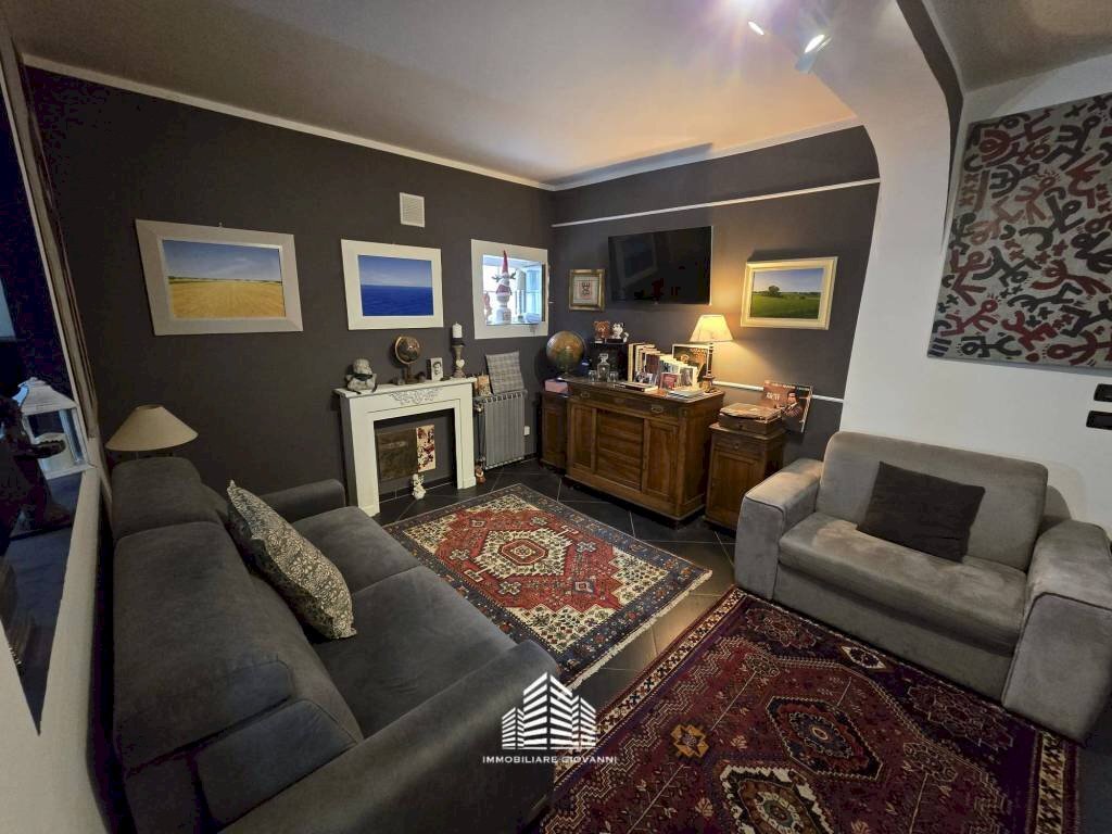 Soggiorno - Two-room apartment via Giardinieri, 19, Bra - photo 2