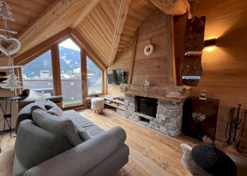 AFFITTO COURMAYEUR: salotto - Three-room apartment Courmayeur - photo 2