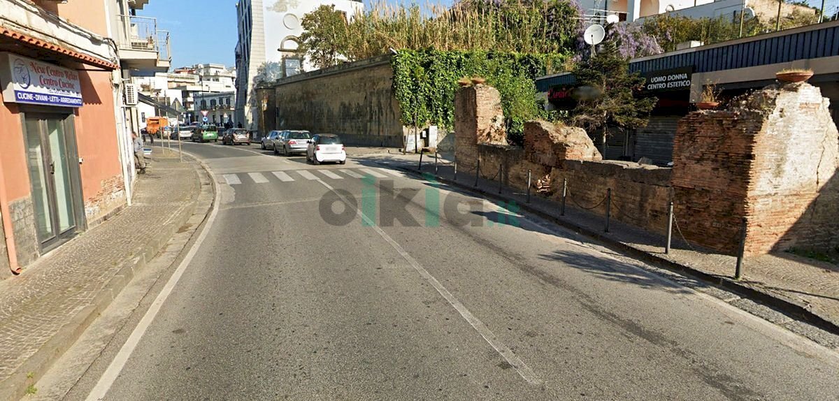 Locale Commerciale Corso Nicola Terracciano, 20, Pozzuoli - foto 2