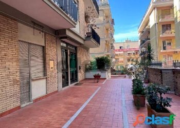 Appartamento via Orazio 31, 31, Napoli (zona Chiaia) - foto 3