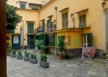 Appartamento vicolo Santa Maria a Cappella Vecchia, Napoli (zona Chiaia) - foto 2