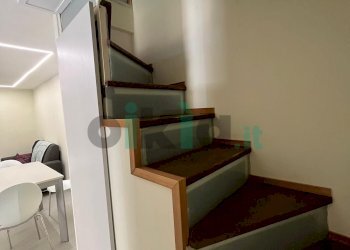 Appartamento vicolo Santa Maria a Cappella Vecchia, Napoli (zona Chiaia) - foto 9