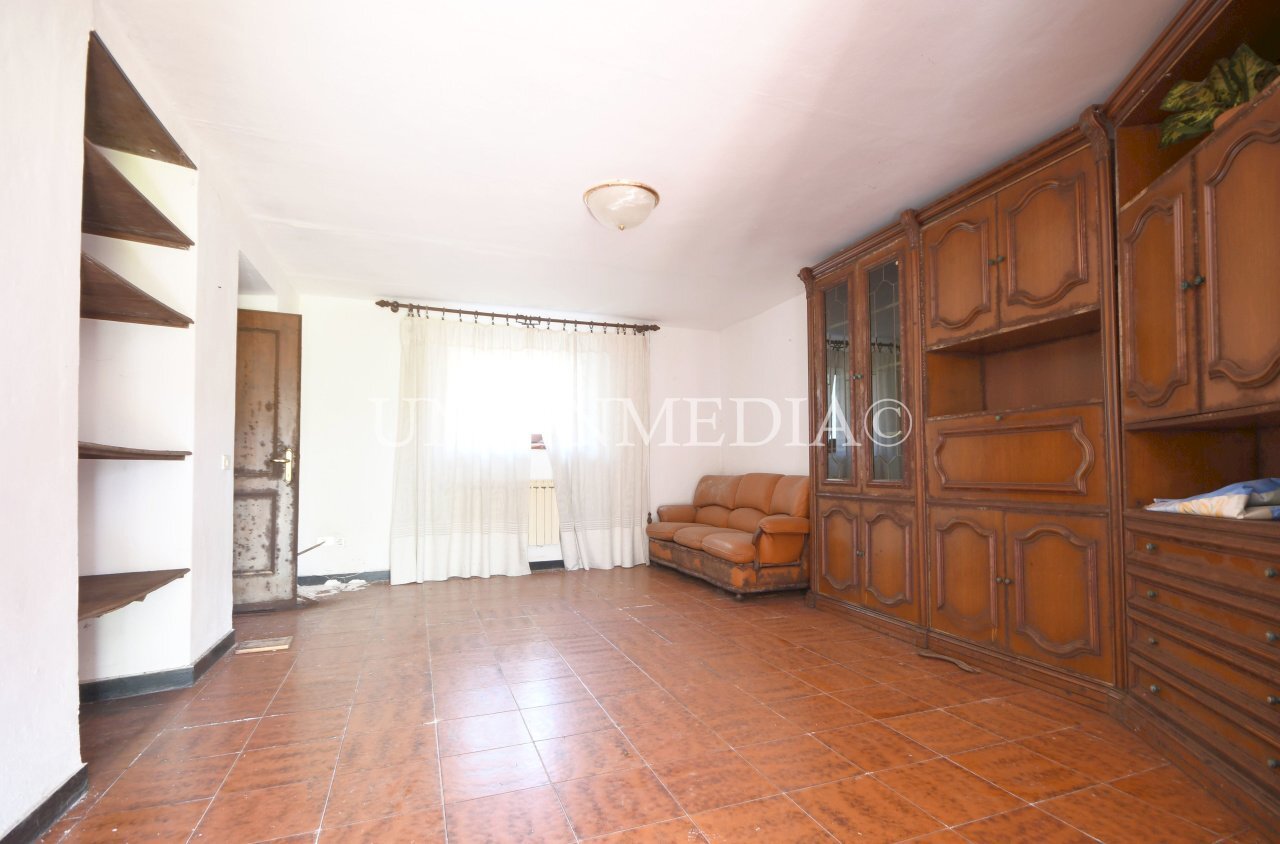 3 SARZANA CASA BIFAMILIARE DA RISTRUTTURARE GIARDI - Independent house via dei molini, Sarzana - photo 3