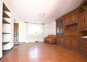 3 SARZANA CASA BIFAMILIARE DA RISTRUTTURARE GIARDI - Independent house via dei molini, Sarzana - photo 3