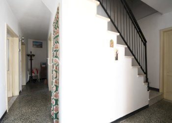 10 SARZANA CASA BIFAMILIARE DA RISTRUTTURARE GIARD - Independent house via dei molini, Sarzana - photo 10