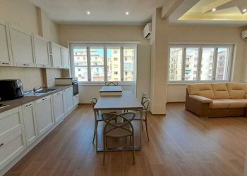 8b67ce61-bbab-4ad6-857c-c4d2209d7875.jpg - Trilocale Corso Vittorio Emanuele 111, Salerno - foto 9