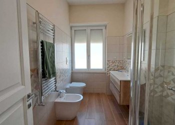 b7eded15-1c9f-4e72-b3fb-ffca0c0cda58.jpg - Trilocale Corso Vittorio Emanuele 111, Salerno - foto 21