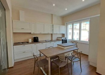 c2900d4b-ea40-45c5-9015-333813b9b846.jpg - Trilocale Corso Vittorio Emanuele 111, Salerno - foto 23