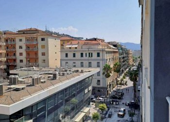 e61dc0e6-aa2e-4e87-8330-61fdd632cdf5.jpg - Trilocale Corso Vittorio Emanuele 111, Salerno - foto 30