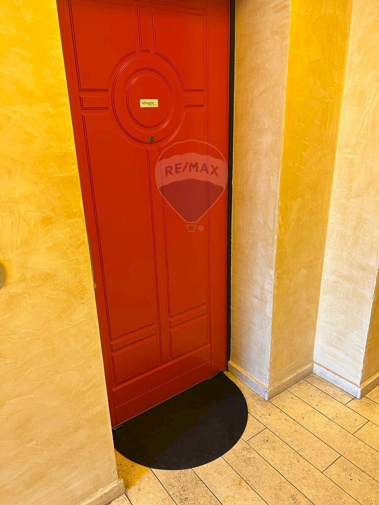 Office Via Lungolago di Calcinate, Varese (neighborhood Calcinate del Pesce) - photo 3