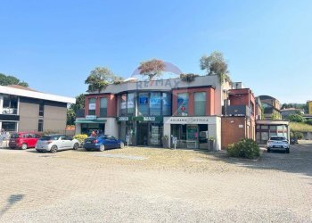 Office Via Lungolago di Calcinate, Varese (neighborhood Calcinate del Pesce) - photo 1