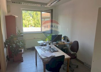 Office Via Lungolago di Calcinate, Varese (neighborhood Calcinate del Pesce) - photo 6