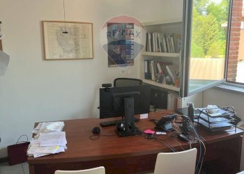 Office Via Lungolago di Calcinate, Varese (neighborhood Calcinate del Pesce) - photo 8