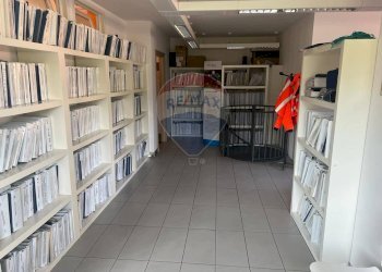 Office Via Lungolago di Calcinate, Varese (neighborhood Calcinate del Pesce) - photo 16