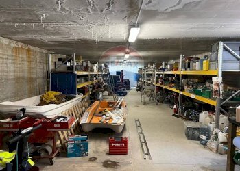 Office Via Lungolago di Calcinate, Varese (neighborhood Calcinate del Pesce) - photo 24