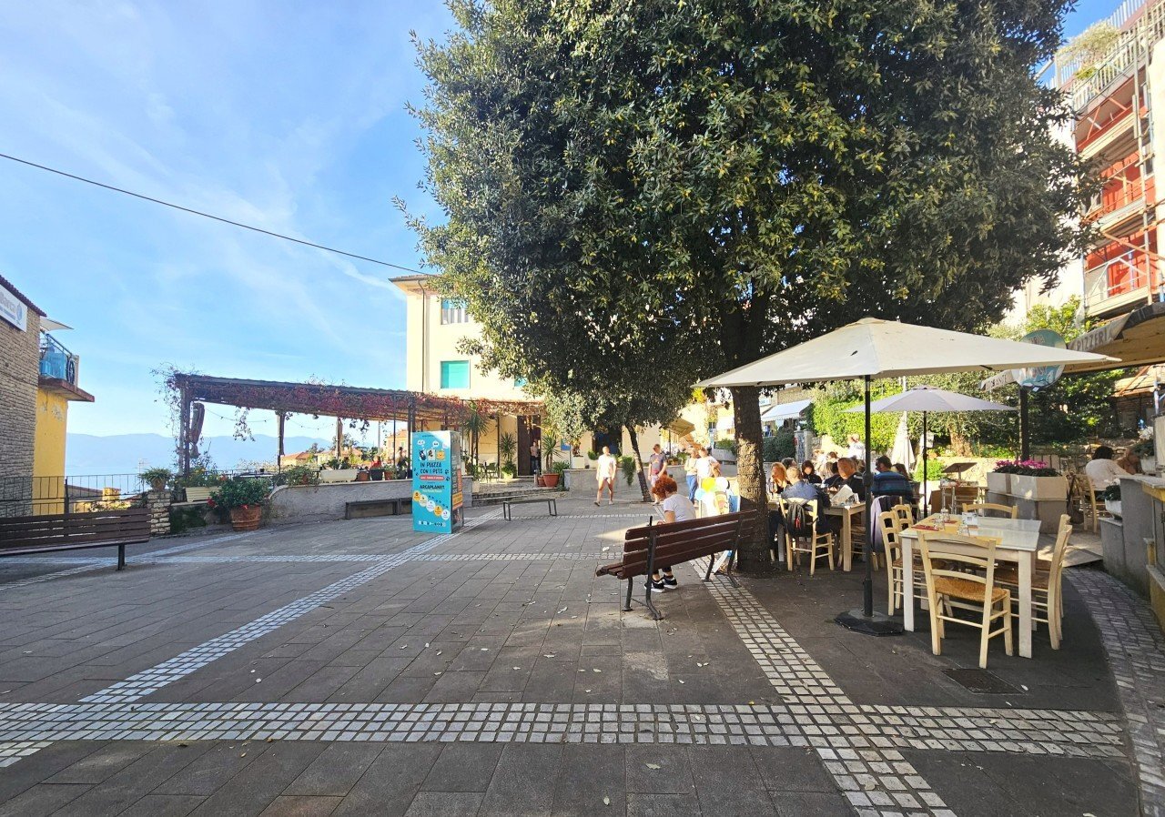 01.jpg - Locale Commerciale Località Fiascherino 7, Lerici - foto 1