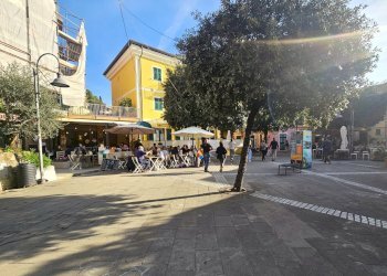 02.jpg - Locale Commerciale Località Fiascherino 7, Lerici - foto 2