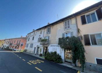 Facciata - Casa indipendente via Lorenzo Martini, Cambiano - foto 3