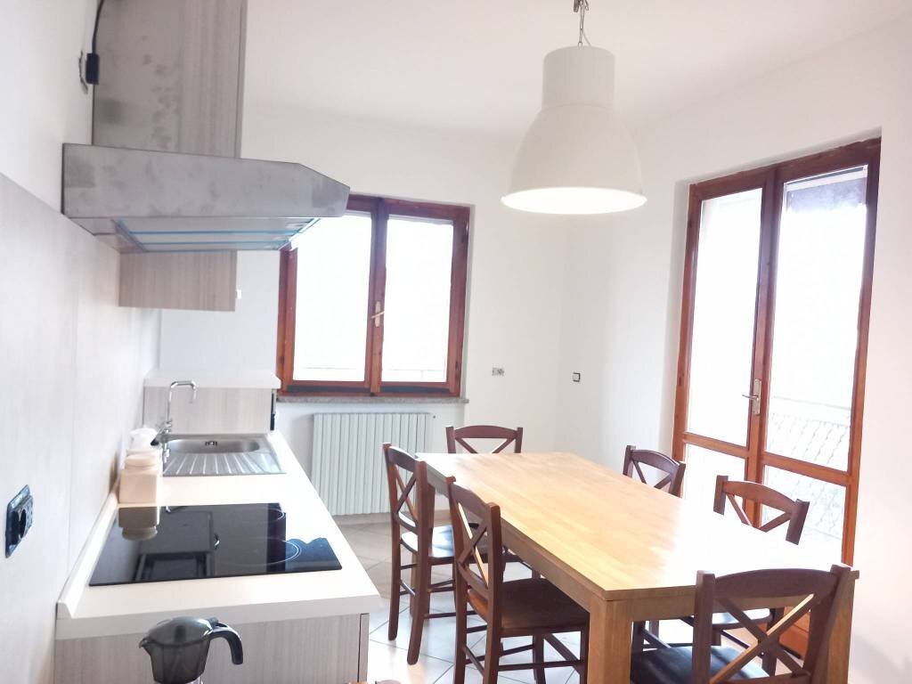 Cucina - Quadrilocale via per Muceno, 47, Porto Valtravaglia - foto 1