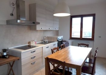 Cucina - Quadrilocale via per Muceno, 47, Porto Valtravaglia - foto 9