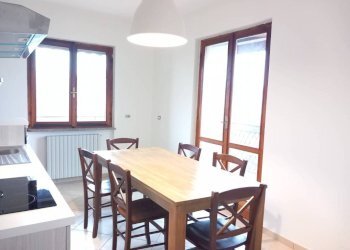 Cucina - Quadrilocale via per Muceno, 47, Porto Valtravaglia - foto 12