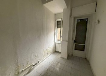 Stanza non arredata - Negozio via Rondissone, 1, Torino - foto 9