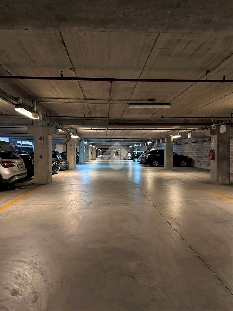 Parking space Via Quarenghi Giacomo, Milano (neighborhood Gallaratese) - photo 3