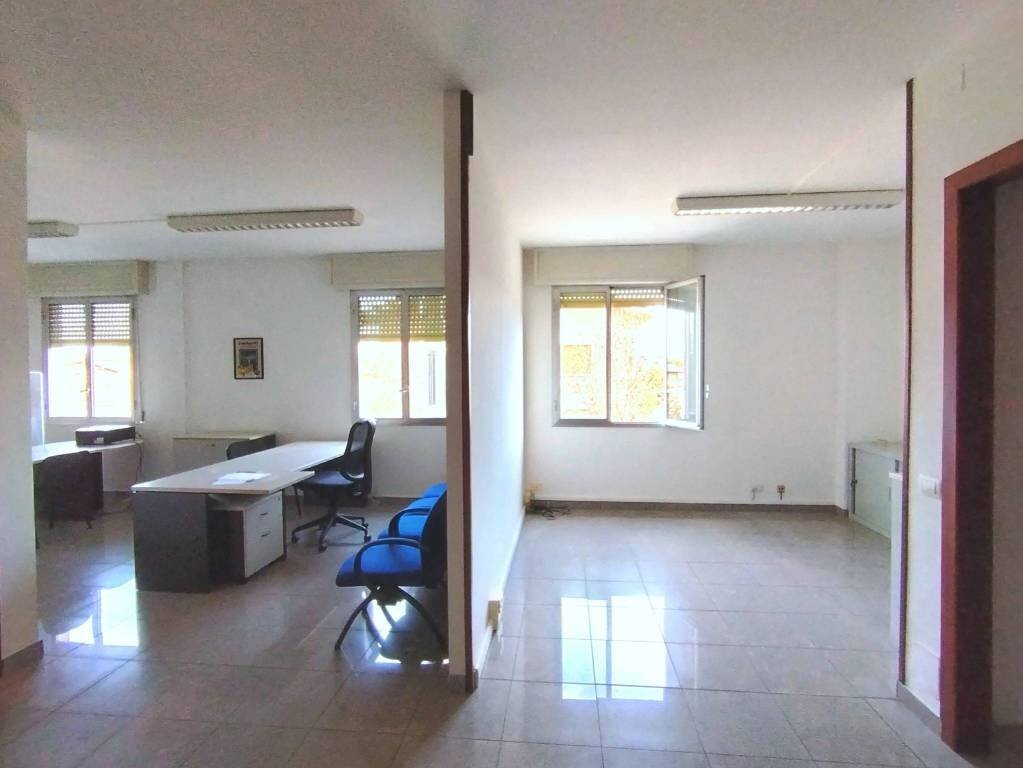 Ufficio - Office via Baldassarre Peruzzi, Carpi - photo 2