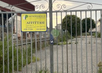 ingresso al piazzale - Posto Auto Via Guido Rossa 44, Rosignano Marittimo - foto 1