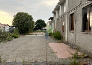 piazzale di ingresso - Posto Auto Via Guido Rossa 44, Rosignano Marittimo - foto 15