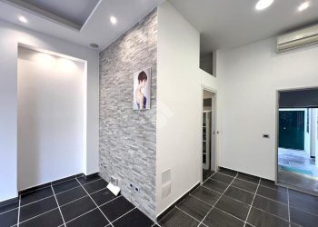 Negozio Negozio Piazza Indipendenza, Borghetto Santo Spirito - foto 3