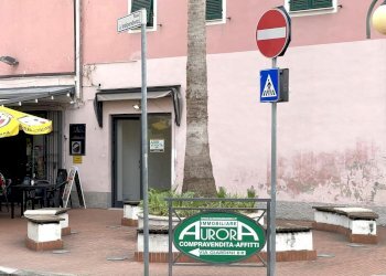 Negozio Negozio Piazza Indipendenza, Borghetto Santo Spirito - foto 10