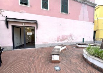 Negozio Negozio Piazza Indipendenza, Borghetto Santo Spirito - foto 12