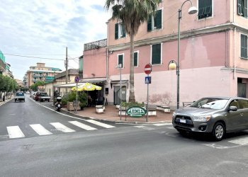 Negozio Negozio Piazza Indipendenza, Borghetto Santo Spirito - foto 13