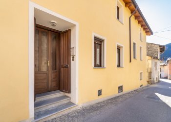 Casa semi indipendente Frazione Calcinere Inferiore, snc, Paesana - foto 1