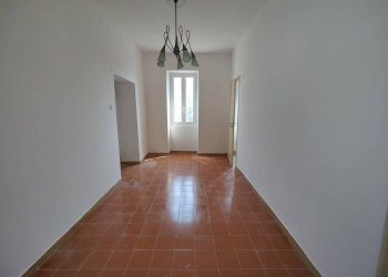 soggiorno - Three-room apartment via San Sebastiano, 11, Ceriana - photo 4