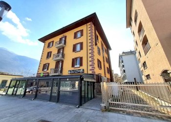 Zona - Shop piazzale Giovanni Bertacchi, Sondrio - photo 2