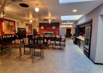 Interno non residenziale - Shop piazzale Giovanni Bertacchi, Sondrio - photo 10