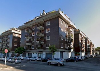 Shop viale dei promontori, Roma - photo 1