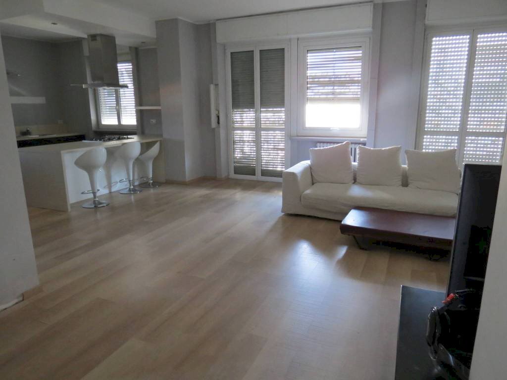 2 - Four-room apartment via Nino Bonnet, 5, Milano - photo 1