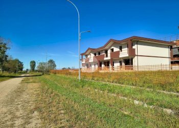 Villa a Schiera Via Monte Rosa, Mesero - foto 3