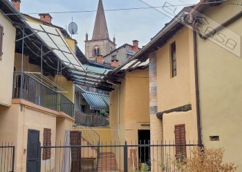 Casa indipendente Piazza San Pietro snc, Bagnolo Piemonte - foto 1