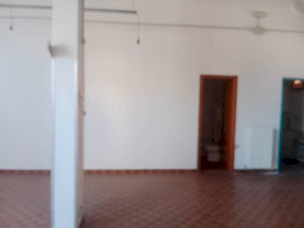 Stanza non arredata - Negozio via Aldo Salvaterra, Carpi - foto 1