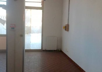 Stanza non arredata - Negozio via Aldo Salvaterra, Carpi - foto 3