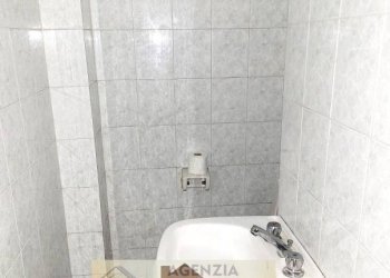 Bagno - Magazzino via Vingone, Campi Bisenzio - foto 5