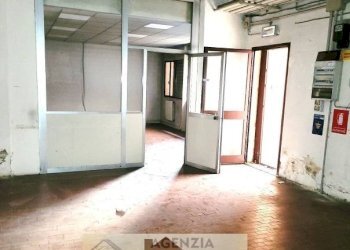 Interno non residenziale - Magazzino via Vingone, Campi Bisenzio - foto 2