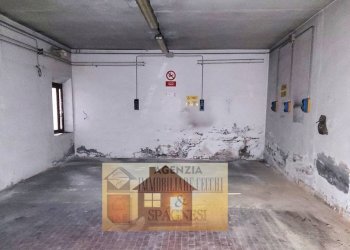 Box auto - Magazzino via Vingone, Campi Bisenzio - foto 9