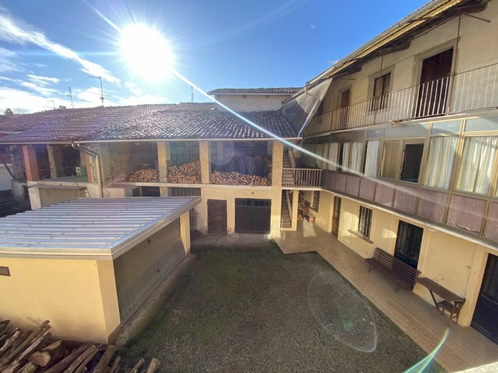 Giardino - Villa via Marconi 3, Fiorano Canavese - foto 1