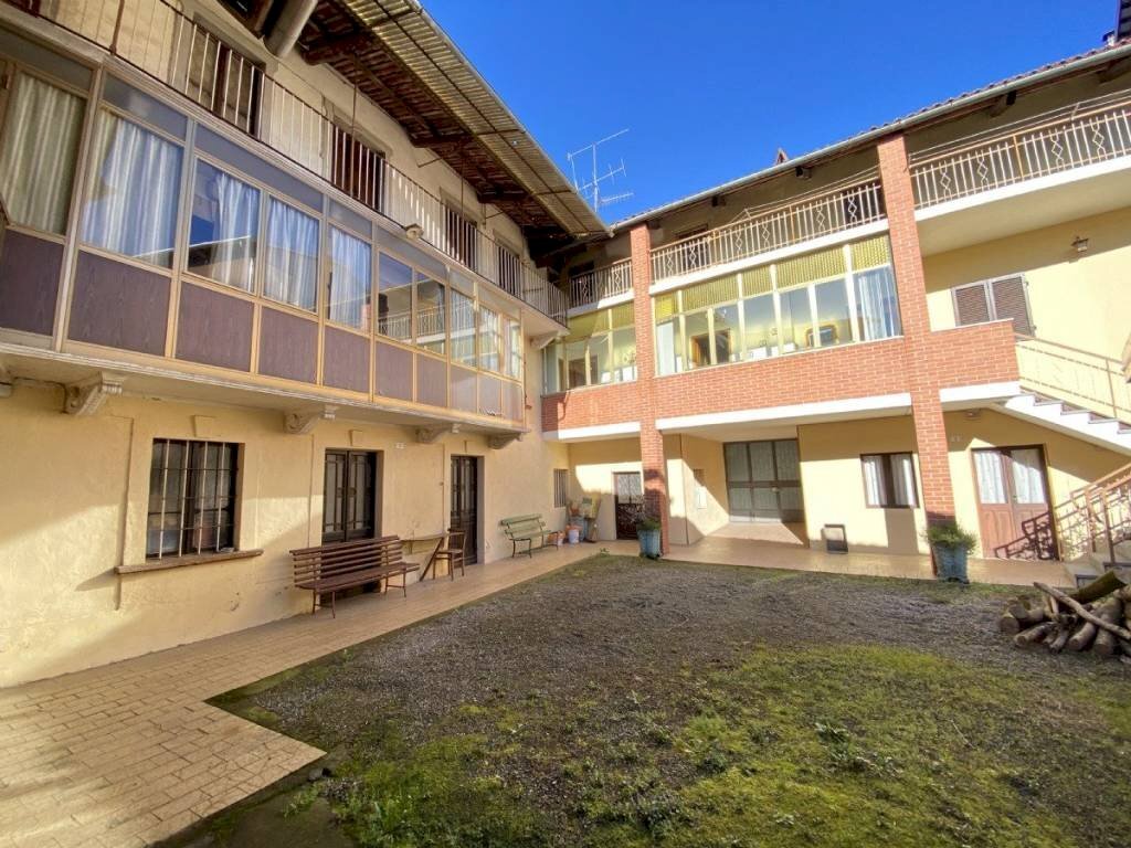 Facciata - Villa via Marconi 3, Fiorano Canavese - foto 2