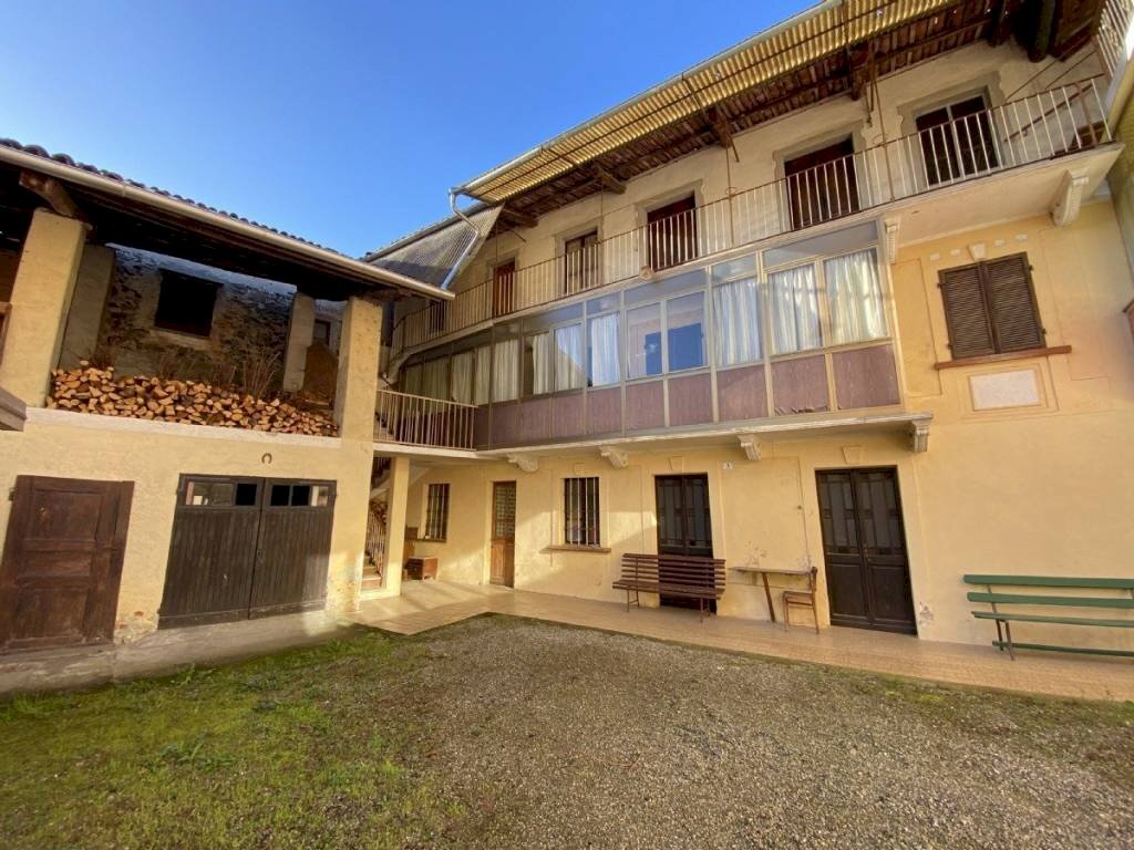 Facciata - Villa via Marconi 3, Fiorano Canavese - foto 3